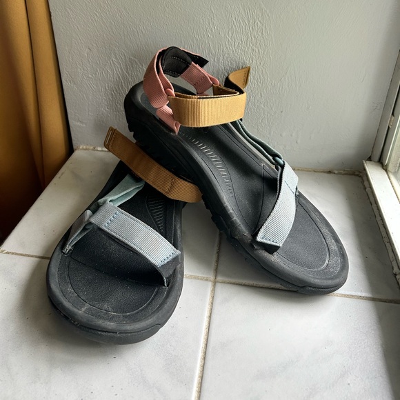 Women’s Teva Hurricane XLT2s - Pastel Block Size 8 - Picture 2 of 6